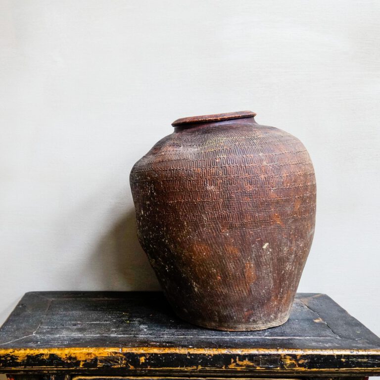 Decorative old unique pots inspiration 1