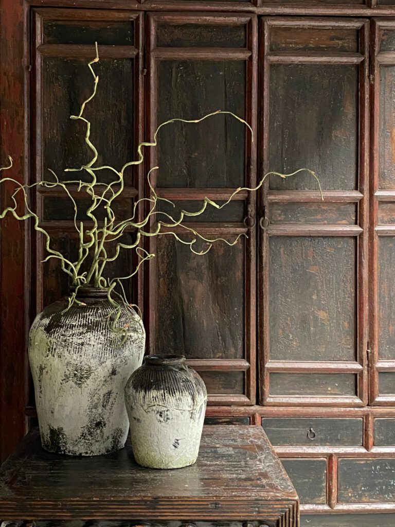 Decorative old unique pots inspiration 4